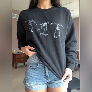 full tilt size m black skeleton graphic crewneck sweatshirt
